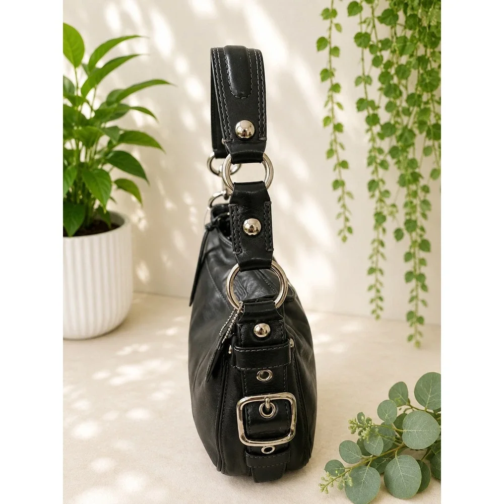 C209 Coach Zoe shoulder bag